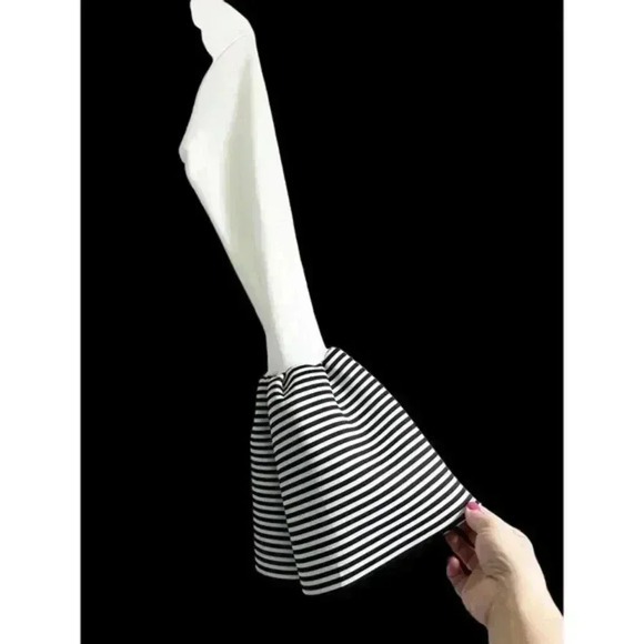 Style Mafia bell sleeve blouse - Picture 9 of 10